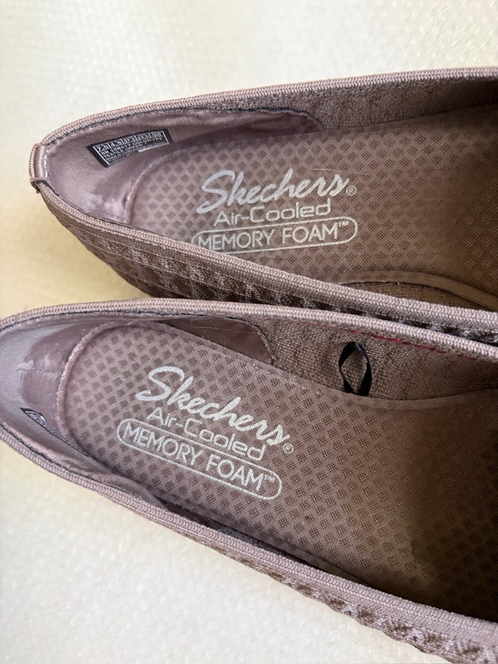 Skechers Women's Slip-On Quilted Flats - Taupe Brown Sz 7.5 - Picture 4 of 7